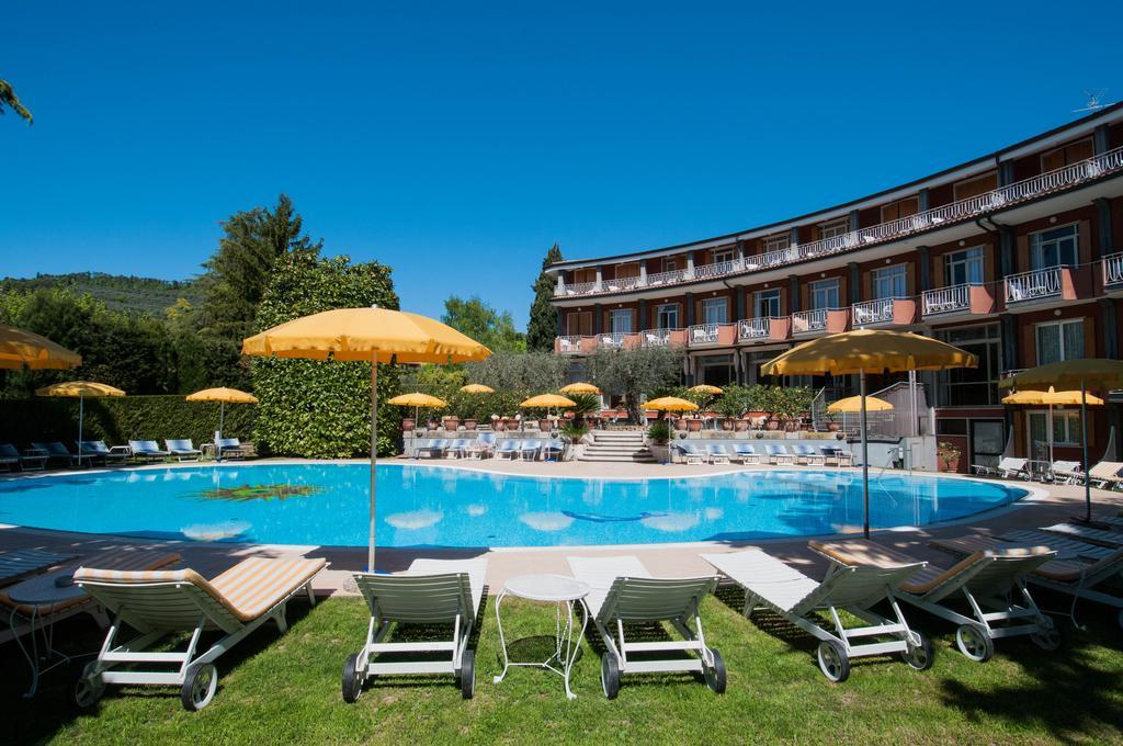 Hotel Continental ガルダ エクステリア 写真
