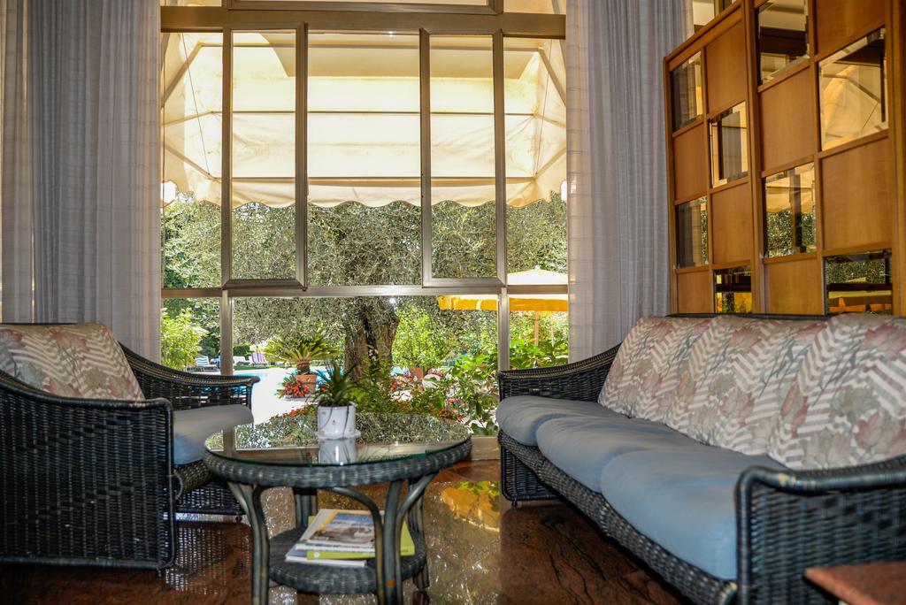 Hotel Continental ガルダ エクステリア 写真